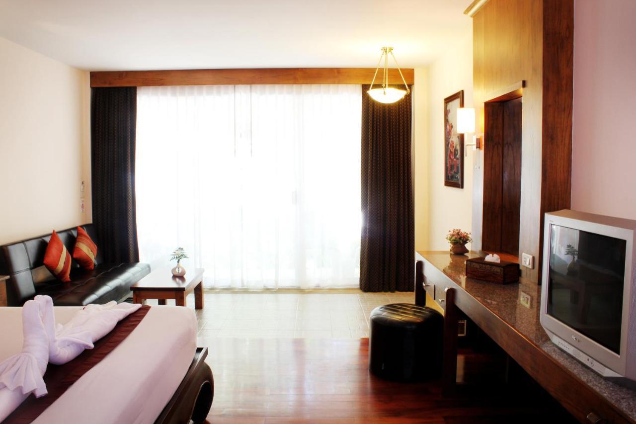 Baan Pron Phateep Patong Bagian luar foto