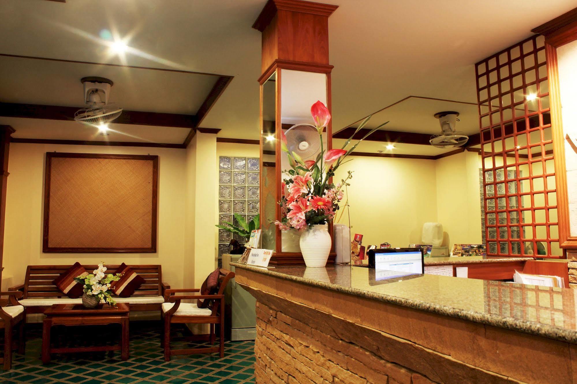 Baan Pron Phateep Patong Bagian luar foto